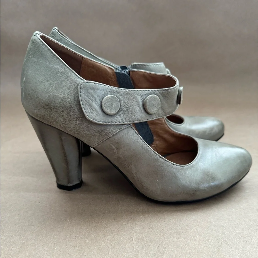 Miz Mooz Green Leather 3” Pump With Button Detail Strap. Size 6.5 - Picture 2 of 8